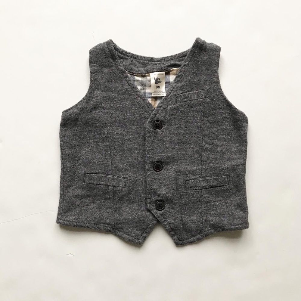 Oshkosh gray plaid lined vest EUC 9 months